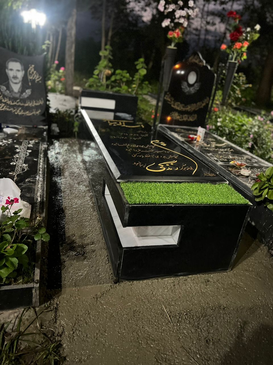 سنگ مزار مشکی